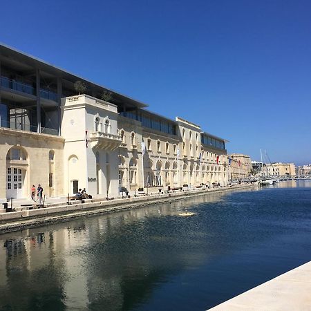 The Wright Angle Apartment Cospicua Bagian luar foto